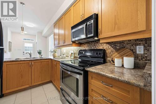 3 Evaridge Drive, Markham, ON - Indoor Photo Showing Kitchen With Double Sink