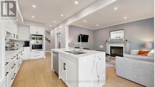 19 - 190 Harding Boulevard W, Richmond Hill, ON - Indoor With Fireplace