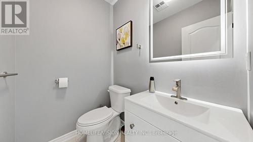 19 - 190 Harding Boulevard W, Richmond Hill, ON - Indoor Photo Showing Bathroom