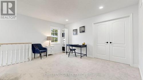 19 - 190 Harding Boulevard W, Richmond Hill, ON - Indoor