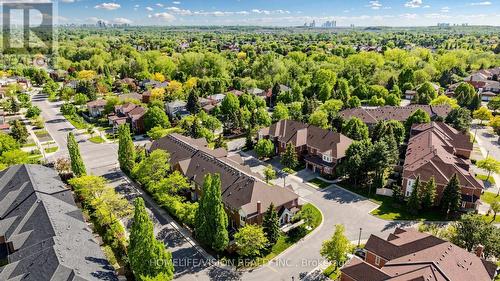 19 - 190 Harding Boulevard W, Richmond Hill, ON - Outdoor With View