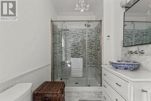 13 Nelson Square E, Barrie, ON - Indoor Photo Showing Bathroom