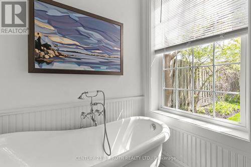 13 Nelson Square E, Barrie, ON - Indoor Photo Showing Bathroom