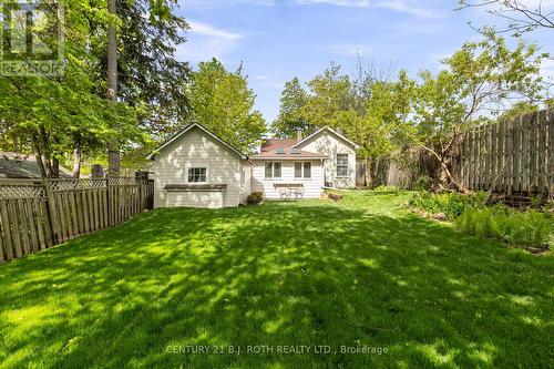 13 Nelson Square E, Barrie, ON - Outdoor