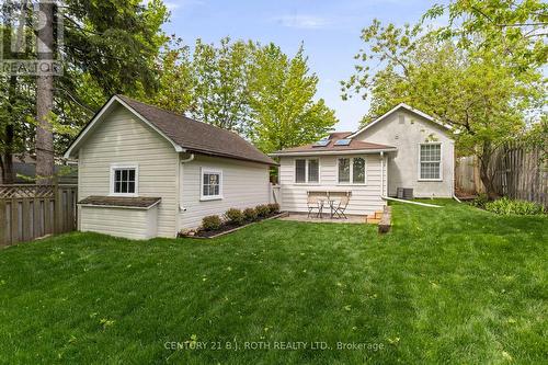 13 Nelson Square E, Barrie, ON - Outdoor