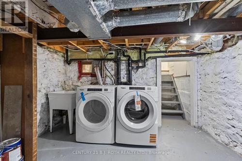 13 Nelson Square E, Barrie, ON - Indoor Photo Showing Laundry Room