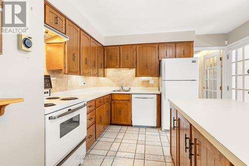 5660 Fifth Line, Guelph/Eramosa, ON - Indoor Photo Showing Kitchen