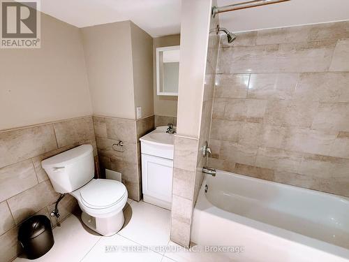 489 Fergo Avenue, Mississauga, ON - Indoor Photo Showing Bathroom