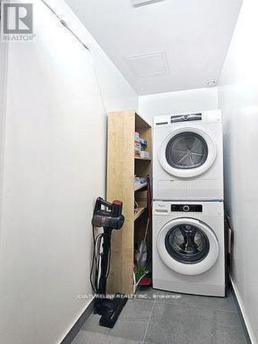 215 - 15 Water Walk Drive, Markham, ON - Indoor Photo Showing Laundry Room