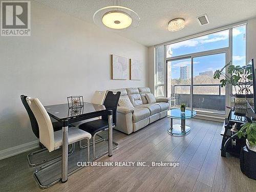 215 - 15 Water Walk Drive, Markham, ON - Indoor Photo Showing Living Room