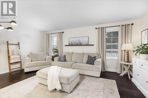 420 Centre Street, Brock, ON - Indoor Photo Showing Living Room