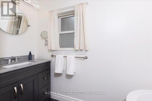 420 Centre Street, Brock, ON - Indoor Photo Showing Bathroom
