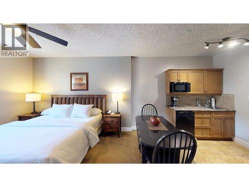 400 Bighorn Boulevard Unit# 416 K1, Radium Hot Springs, BC - Indoor Photo Showing Bedroom