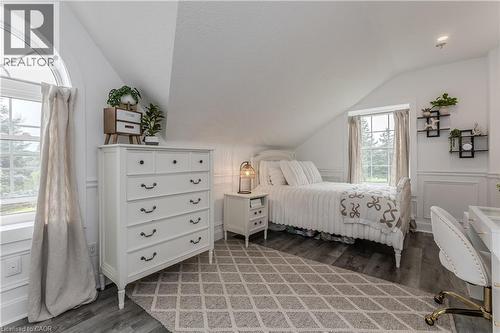 351 Rock Chapel Road, Dundas, ON - Indoor Photo Showing Bedroom