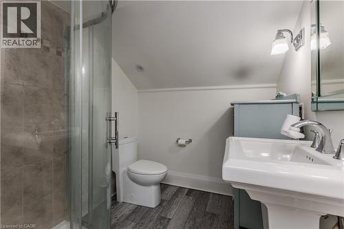 351 Rock Chapel Road, Dundas, ON - Indoor Photo Showing Bathroom