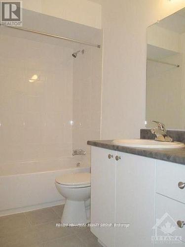 - - 84 Paddington Street, Ottawa, ON - Indoor Photo Showing Bathroom