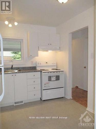 - - 84 Paddington Street, Ottawa, ON - Indoor Photo Showing Kitchen