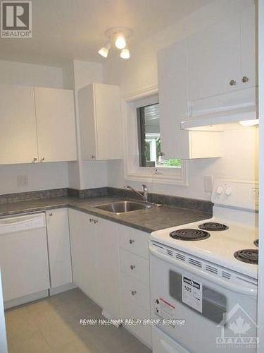 - - 84 Paddington Street, Ottawa, ON - Indoor Photo Showing Kitchen
