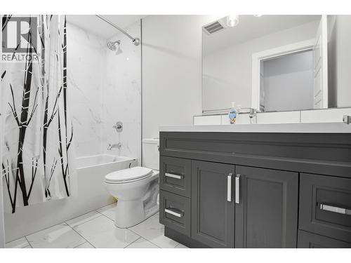 11203 112 Avenue, Fort St. John, BC - Indoor Photo Showing Bathroom