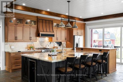 8672 County Rd 91 Road, Clearview, ON - Indoor Photo Showing Kitchen
