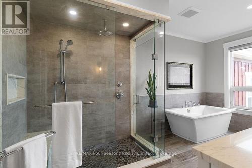 8672 County Rd 91 Road, Clearview, ON - Indoor Photo Showing Bathroom