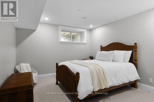 8672 County Rd 91 Road, Clearview, ON - Indoor Photo Showing Bedroom