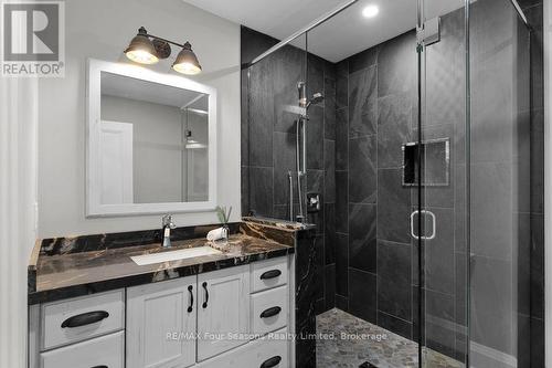8672 County Rd 91 Road, Clearview, ON - Indoor Photo Showing Bathroom