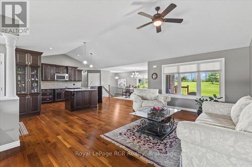 Vaulted Ceilings - 108 Marshall Heights Road, West Grey, ON - Indoor Photo Showing Living Room