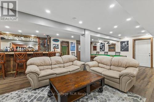 108 Marshall Heights Road, West Grey, ON - Indoor Photo Showing Living Room