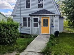 155 Hammond Street Shelburne, NS B0T 1W0