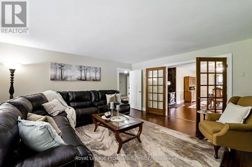 843 County 35 Road, Trent Hills, ON - Indoor Photo Showing Living Room
