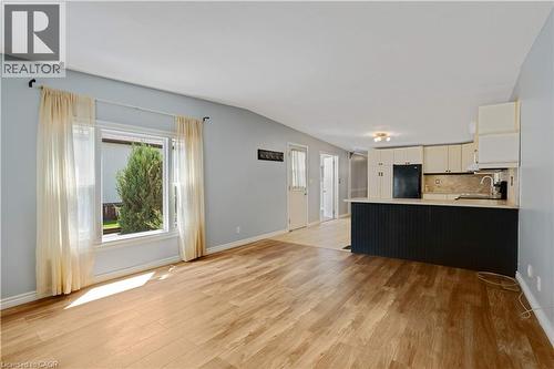 120 Maple Crescent, Flamborough, ON - Indoor Photo Showing Kitchen