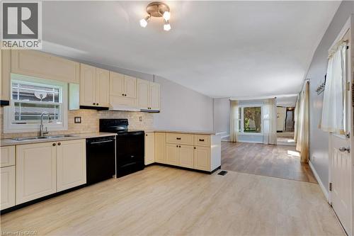 120 Maple Crescent, Flamborough, ON - Indoor Photo Showing Kitchen