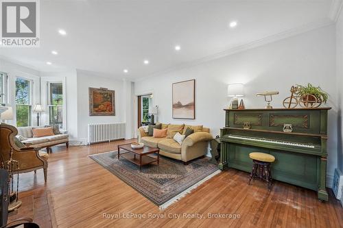 113 Queen Street, Guelph (General Hospital), ON - Indoor Photo Showing Living Room