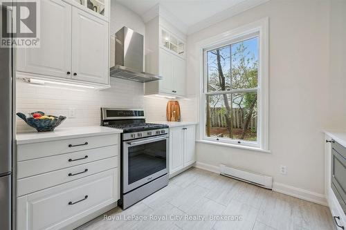 113 Queen Street, Guelph (General Hospital), ON - Indoor Photo Showing Kitchen