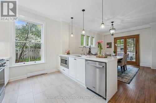 113 Queen Street, Guelph (General Hospital), ON - Indoor Photo Showing Kitchen With Upgraded Kitchen