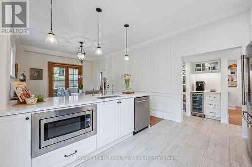113 Queen Street, Guelph (General Hospital), ON - Indoor Photo Showing Kitchen With Upgraded Kitchen