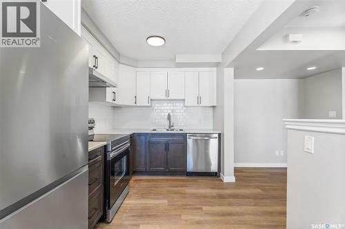 2800 Dunn Drive, Prince Albert, SK - Indoor Photo Showing Kitchen With Double Sink With Upgraded Kitchen