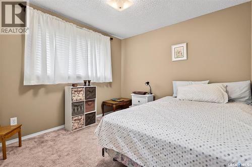 1381 Prince Crescent, Moose Jaw, SK - Indoor Photo Showing Bedroom