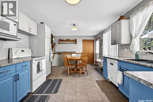 1381 Prince Crescent, Moose Jaw, SK - Indoor Photo Showing Kitchen