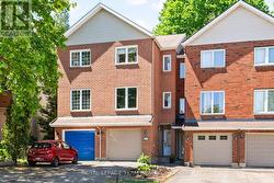 212 PROVENDER AVENUE  Ottawa, ON K1K 4N7