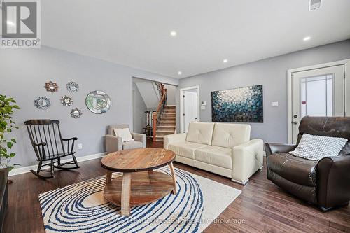 15 Marsh Sparrow Private, Ottawa, ON - Indoor Photo Showing Living Room