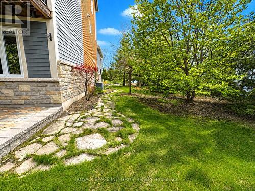 15 Marsh Sparrow Private, Ottawa, ON - Outdoor