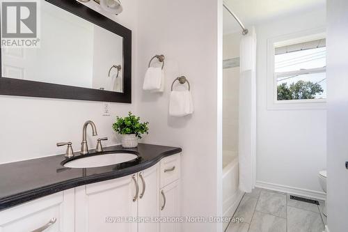 26 Dickson Road, Collingwood, ON - Indoor Photo Showing Bathroom