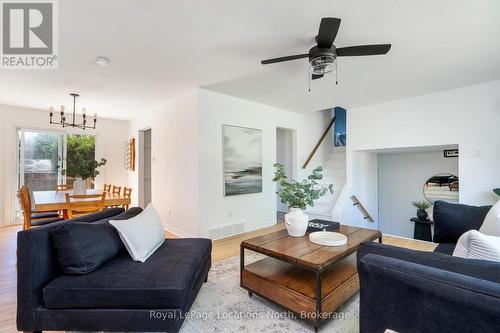 26 Dickson Road, Collingwood, ON - Indoor Photo Showing Living Room
