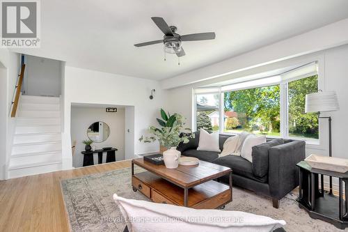 26 Dickson Road, Collingwood, ON - Indoor Photo Showing Living Room
