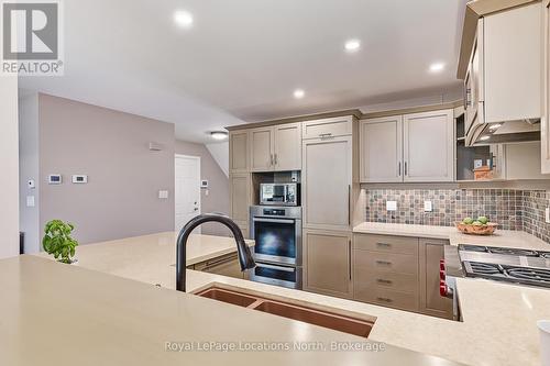 132 Dory Row, Blue Mountains, ON - Indoor Photo Showing Kitchen With Double Sink With Upgraded Kitchen