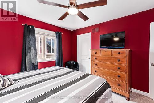 132 Dory Row, Blue Mountains, ON - Indoor Photo Showing Bedroom