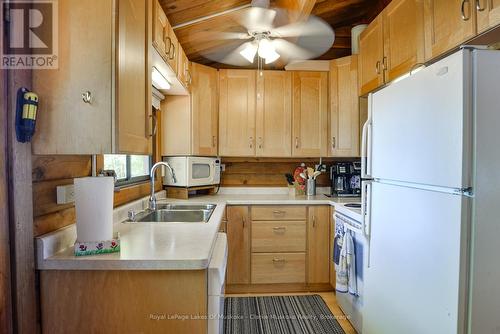 2 Is 220 Severn River Island, Georgian Bay (Baxter), ON - Indoor Photo Showing Kitchen With Double Sink