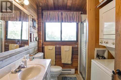 2 Is 220 Severn River Island, Georgian Bay (Baxter), ON - Indoor Photo Showing Bathroom